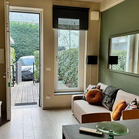 Apartment Resto 4 *